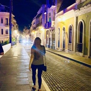 Meet your Posher, Robin